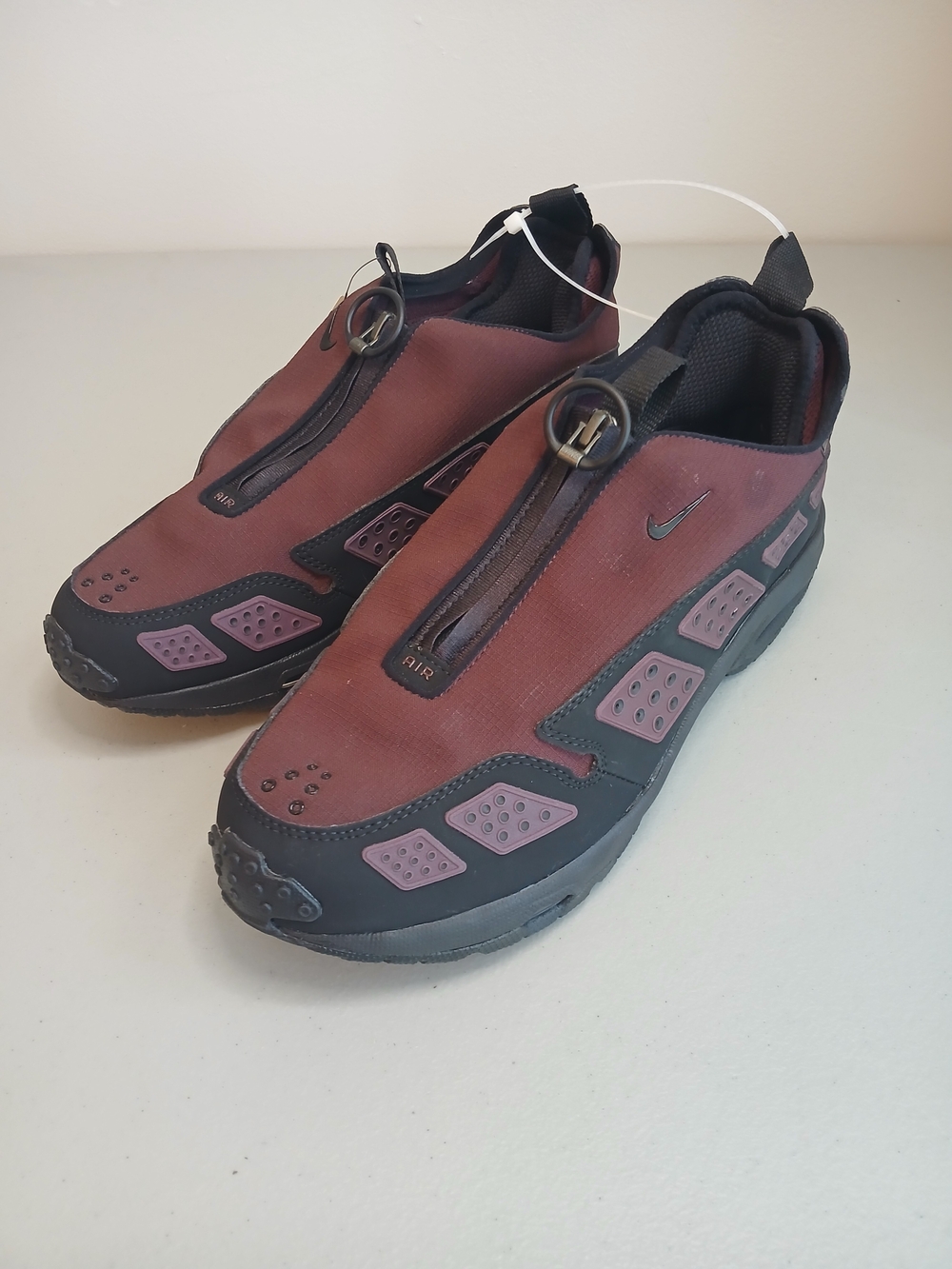 Burgundy & Black Nike Air Max SNDR Gore-Tex Athletic Shoes 10.5 New!